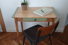 Vente avec paiement en ligne: Table d'appoint bureau relookée tiroir vert sauge