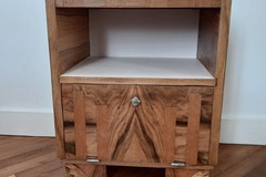 Vente avec paiement en ligne: Table de chevet vintage rose marqueterie chêne