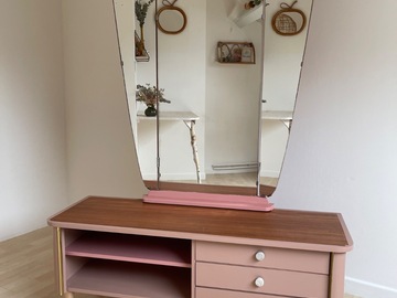 Vente avec paiement en ligne: Coiffeuse vintage rose miroir pieds compas