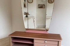 Vente avec paiement en ligne: Coiffeuse vintage rose miroir pieds compas
