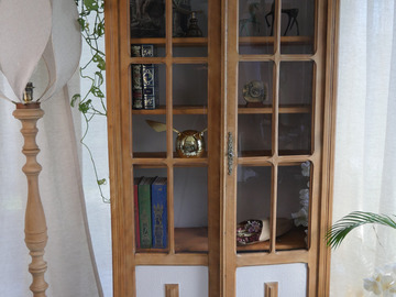 Vente avec paiement en ligne: Vitrine Art Déco restaurée bois grège vitré "Seraphina"