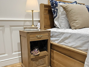 Vente avec paiement en ligne: Chevet Art Déco chêne et marbre restauré "Naveen"