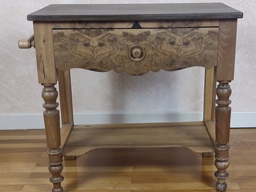 Vente avec paiement en ligne: Table de toilette ancienne ronce de noyer