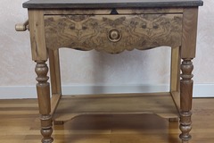 Vente avec paiement en ligne: Table de toilette ancienne ronce de noyer