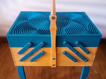 Vente avec paiement en ligne: Travailleuse Vintage Bleu Paon Rénovée Découpe Laser