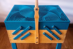 Vente avec paiement en ligne: Travailleuse Vintage Bleu Paon Rénovée Découpe Laser