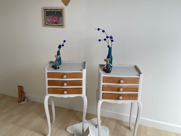 Vente avec paiement en ligne: Tables de chevet Louis XV 3 tiroirs