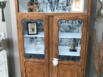 Vente avec paiement en ligne: Vitrine bois brut, intérieur blanc, motif éléphants