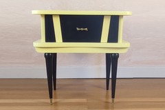 Vente avec paiement en ligne: Chevet vintage années 50/60 jaune noir relooké "Abeille"