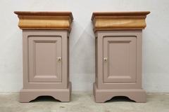 Vente avec paiement en ligne: Paire de tables de chevet merisier rénovées