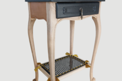 Vente avec paiement en ligne: Table de chevet vintage en cannage noir