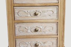 Vente avec paiement en ligne: Table de chevet romantique chêne blanchi sculpté