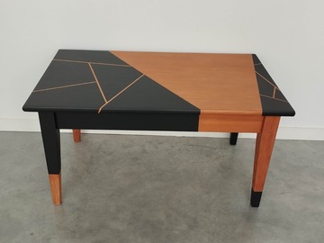 Vente avec paiement en ligne: Table basse ancienne pin noir chêne doré