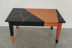 Vente avec paiement en ligne: Table basse ancienne pin noir chêne doré