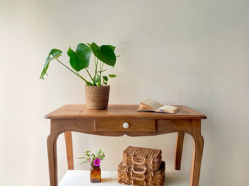 Vente avec paiement en ligne: Console ancienne en merisier massif Louis XV