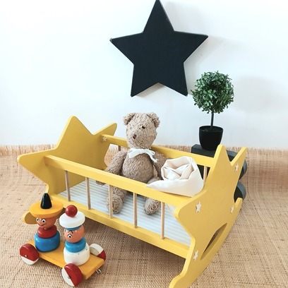 Vente avec paiement en ligne: Berceau Lit Poupée Jaune Rénové Matelas Inclus