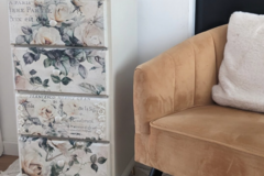 Vente avec paiement en ligne: Chiffonnier fleuri vintage 4 tiroirs blanc crème