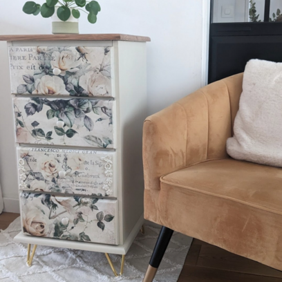 Vente avec paiement en ligne: Chiffonnier fleuri vintage 4 tiroirs blanc crème
