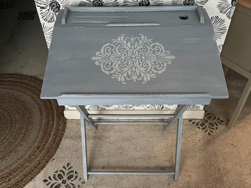 Vente avec paiement en ligne: Bureau enfant vintage pliable bois bleu patiné