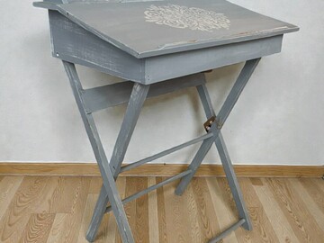 Vente avec paiement en ligne: Bureau enfant vintage pliable bois bleu patiné