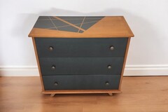 Vente avec paiement en ligne: Commode vintage noire chêne graphique années 40-50
