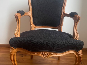 Vente avec paiement en ligne: Fauteuil Louis XV cabriolet velours noir sculpté