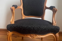 Vente avec paiement en ligne: Fauteuil Louis XV cabriolet velours noir sculpté