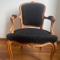 Vente avec paiement en ligne: Fauteuil Louis XV cabriolet velours noir sculpté