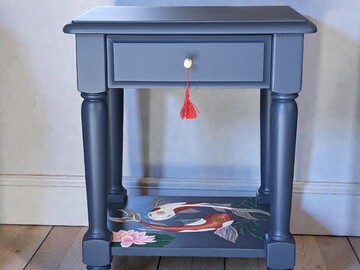 Vente avec paiement en ligne: Table de chevet restaurée bleu carpes koï