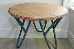 Vente avec paiement en ligne: Table basse vintage bambou tissu fleuri bohème