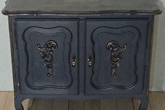 Vente avec paiement en ligne: Buffet noir et dorure intérieur baroque 