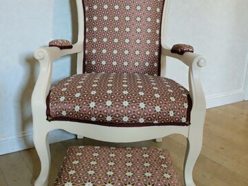 Vente avec paiement en ligne: Fauteuil Voltaire blanc et son repose pied 