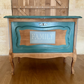 Vente avec paiement en ligne: Meuble bar vintage relooké tropical palmier eucalyptus