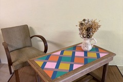Vente avec paiement en ligne: Table basse vintage bois massif géométrique multicolore