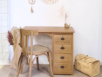 Vente avec paiement en ligne: Ensemble bureau et chaise vintage hêtre rénovés