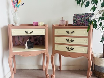 Vente avec paiement en ligne: Lot 2 Chevets Louis XV Rose Crème