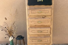 Vente avec paiement en ligne: Chiffonnier en bois massif, brut et noir à paillettes dorées 