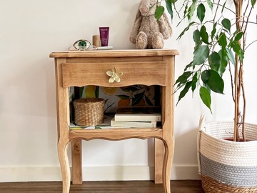 Vente avec paiement en ligne: Table de chevet bois brut citrons dorée