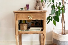 Vente avec paiement en ligne: Table de chevet bois brut citrons dorée