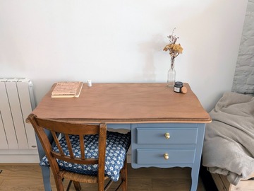 Vente avec paiement en ligne: Bureau en bois bleu, plateau effet noyer