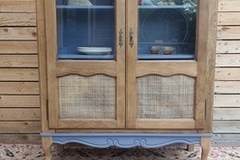 Vente avec paiement en ligne: Buffet vitrine ancien bois cannage bleu profond