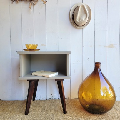 Vente avec paiement en ligne: Table de chevet vintage pieds compas scandinave