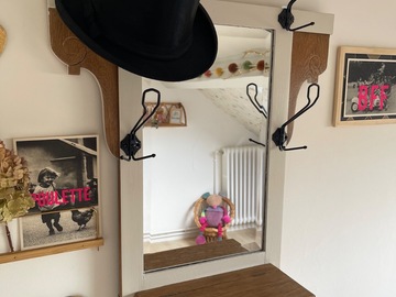 Vente avec paiement en ligne: Porte-manteau vintage bois avec miroir et coffre