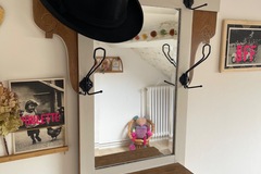 Vente avec paiement en ligne: Porte-manteau vintage bois avec miroir et coffre
