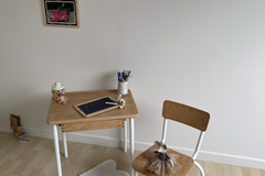 Vente avec paiement en ligne: Bureau écolier vintage avec chaise enfant