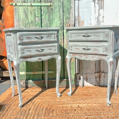 Vente avec paiement en ligne: Paire de chevets Louis XV patine grise