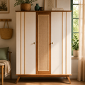 Vente avec paiement en ligne: Armoire penderie vintage cannage chêne massif