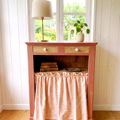 Vente avec paiement en ligne: Bahut vintage terracotta à rideau bois massif