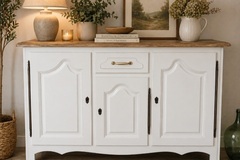 Vente avec paiement en ligne: Buffet bois massif blanc restauré, plateau naturel