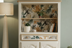 Vente avec paiement en ligne: Buffet bibliothèque upcyclé blanc bois brut floral